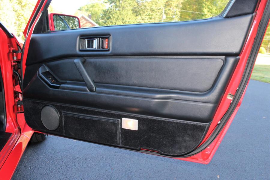 Детали интерьера Chrysler Conquest TSi 1987 года  (фото 71 из 137)